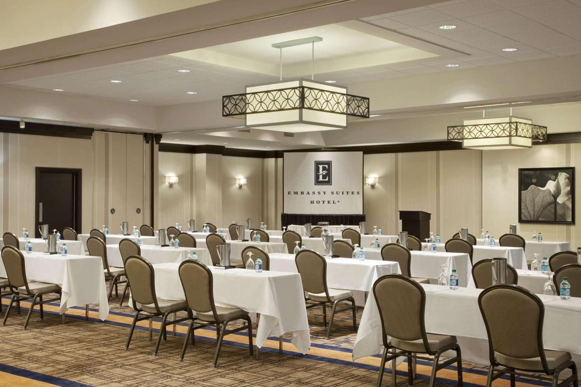 Embassy Suites By Hilton St Louis Airport Bridgeton Dış mekan fotoğraf